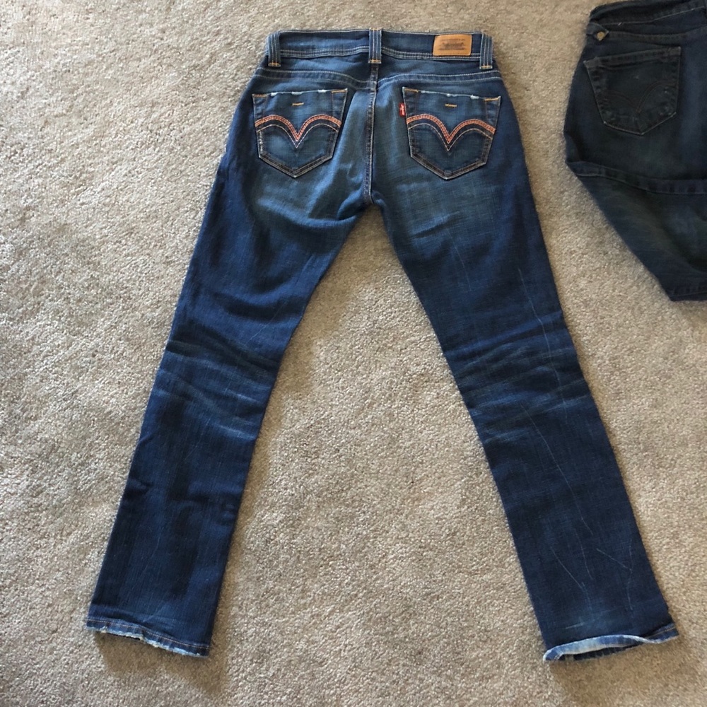 Levis